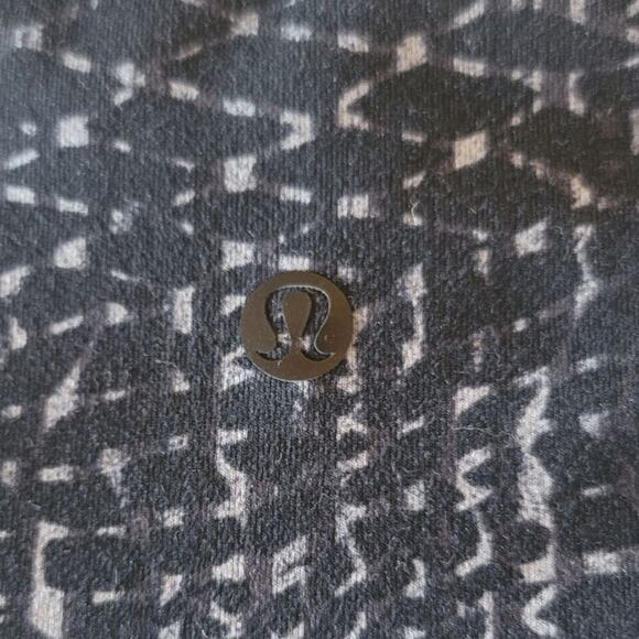 Lululemon True Self Crop II Samba Snake Battleship Black Leggings,  Yoga Pilates - Picture 14 of 16